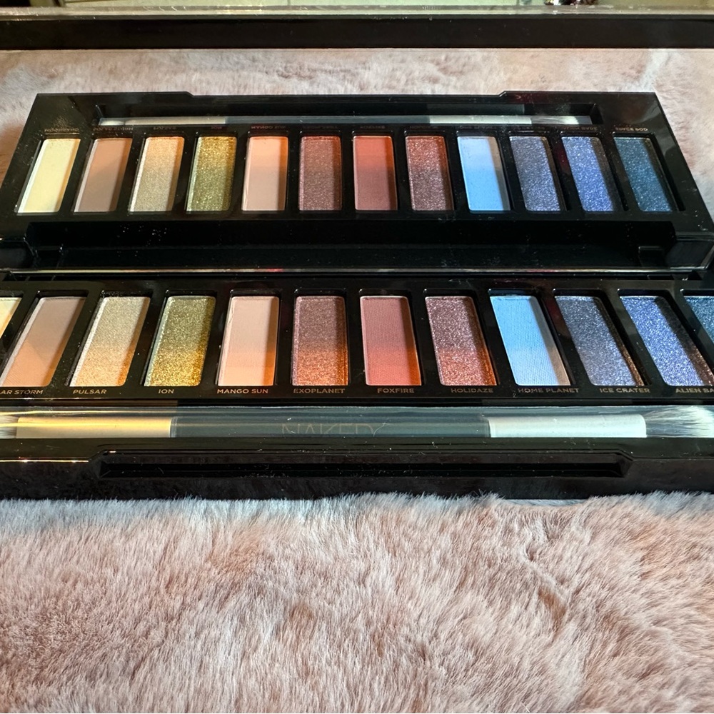 ⬇️ NWOT Urban Decay x Robin Eisenberg Eyeshadow Palette - Picture 3 of 4